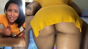 Camila Mineira morena gostosa mamando e filmando em duas câmeras
