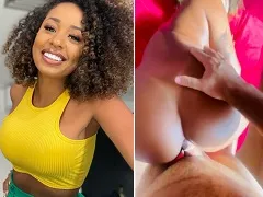 Kelly Medeiros, uma mulher incrível, fazendo sexo anal depois de remover o plug anal