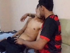 Torcedor do Flamengo fez um boquete e fez sexo anal com o amigo que gosta de ser passivo