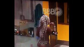 Adélia do BBB 16 Fica Bêbada em Festinha e Se Exibe Nua Em Frente às Câmeras Para o Brasil