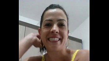 Esposa Coroa se Masturbando Gostoso em Vídeo Selfie